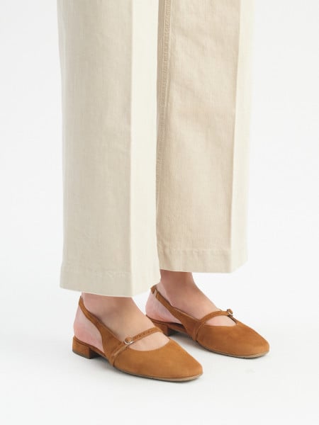 Rude czółenka slingback