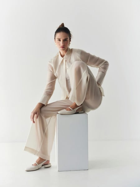 Kremowe czółenka slingback