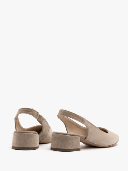 Beżowe czółenka z otwartą piętą typu slingback