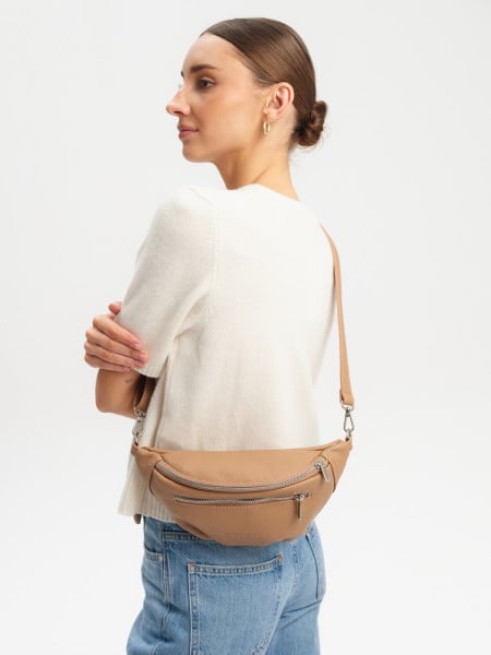 Beżowa torebka nerka-crossbody
