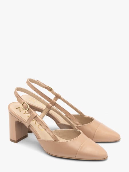 Beżowe czółenka typu slingback