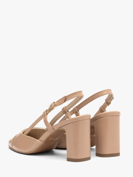 Beżowe czółenka typu slingback