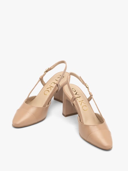 Beżowe czółenka typu slingback